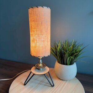 Vintage 60s MCM Tripod Accent Lamp w/ Woven Fiberglass Shade Metal Base Tabletop